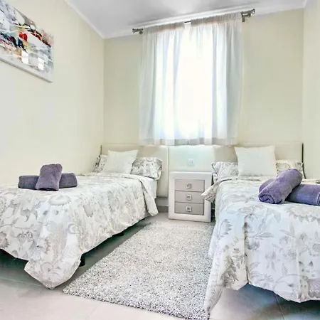 Playa De Fanabe Sleeps 8 Pool Air Con Wifi Vila *